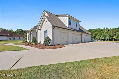 Exterior - 115 Crossview Pl, Brandon, MS 39047 photo 10 of 14