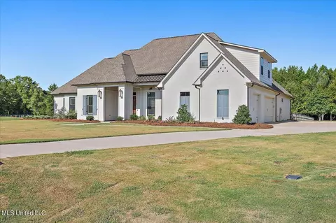Exterior - 115 Crossview Pl, Brandon, MS 39047 photo 9 of 14