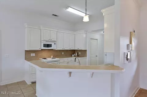 401 Springhill Pt, Brandon, MS 39047 photo 12