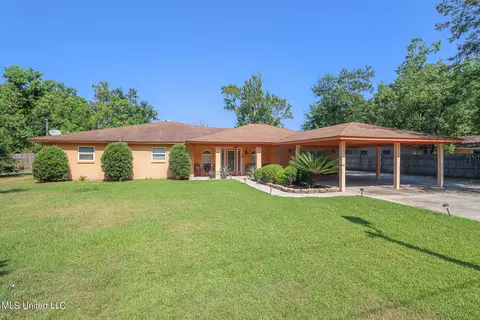 4306 Robinway St, Moss Point, MS 39563