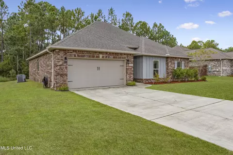 9040 River Birch Dr, Biloxi, MS 39532 photo 1
