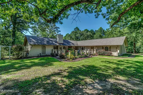 1 Chartres St, Brandon, MS 39047 photo 1
