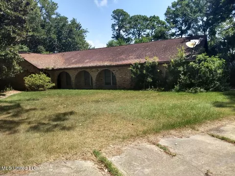 204 Troon Cir, Ocean Springs, MS 39564