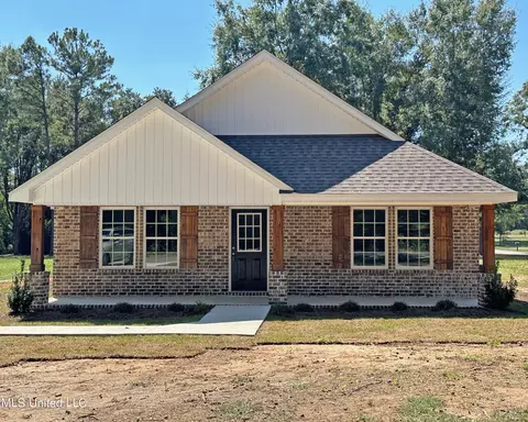 101 Ev Lowery Rd, Lucedale, MS 39452