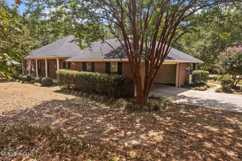 1013 S Main St, Newton, MS 39345