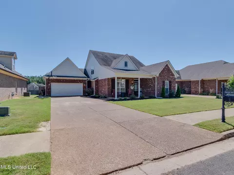 2363 Saint Ives Ln, Hernando, MS 38632 photo 1