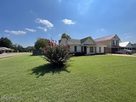 6370 Kensington Rd, Horn Lake, MS 38637