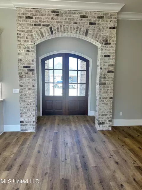 898 Glenwild Cir, Canton, MS 39046 photo 2
