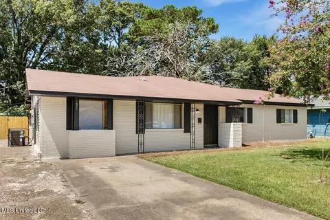 1901 Linda Ln, Jackson, MS 39213