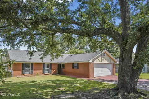 16316 Waycross Dr, Biloxi, MS 39532