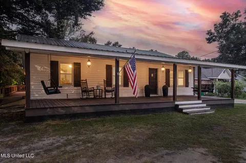 1215 Seventh St, Long Beach, MS 39560