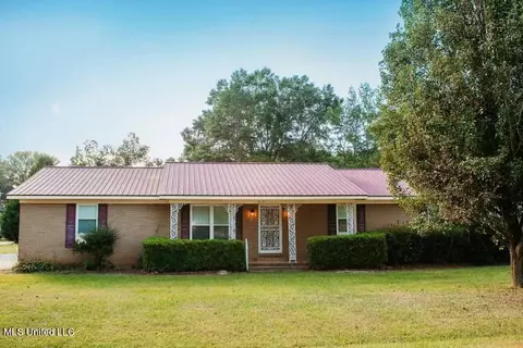 457 Maple Cir, Hickory Flat, MS 38633