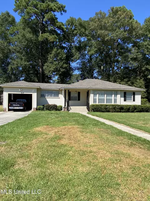524 Stovall Dr, Picayune, MS 39466