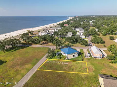 4920 Finley St, Gulfport, MS 39501