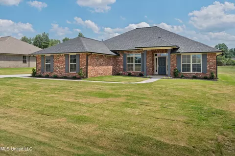 5893 Nina Dr, Horn Lake, MS 38637