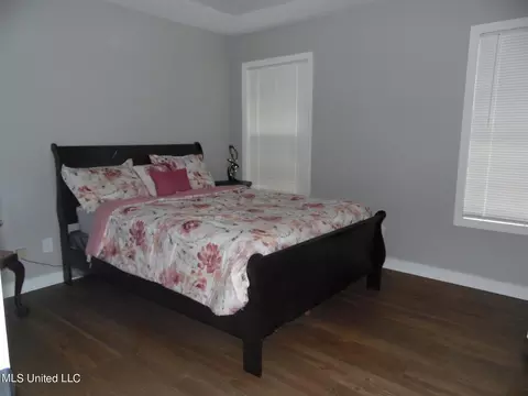 Bedroom - 2313 Hickory Dr, Jackson, MS 39204 photo 3 of 4
