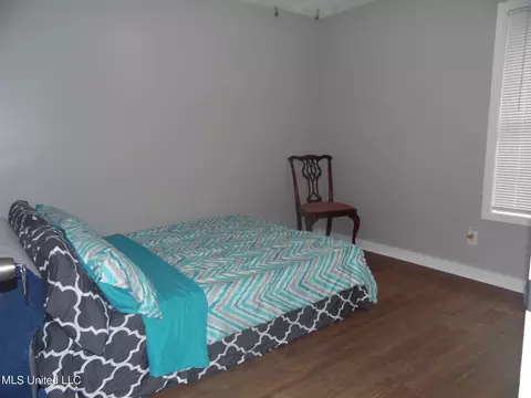 Bedroom - 2313 Hickory Dr, Jackson, MS 39204 photo 2 of 4