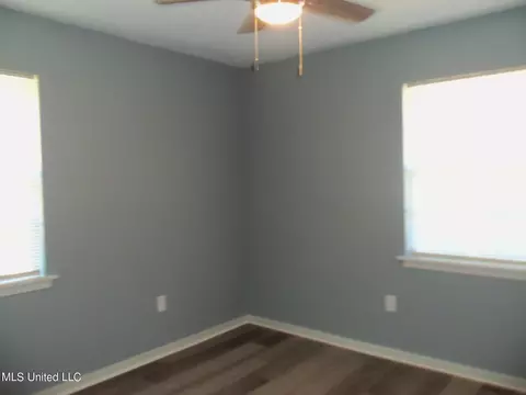 4605 Village Dr, Jackson, MS 39206 photo 6