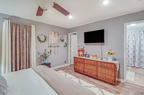 Bedroom - 1103 Ward Pineview Rd, Lucedale, MS 39452 photo 5 of 7