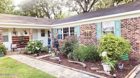 Exterior - 1103 Ward Pineview Rd, Lucedale, MS 39452 photo 2 of 3