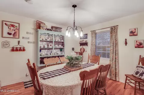 Dining - 1103 Ward Pineview Rd, Lucedale, MS 39452 photo 2 of 2