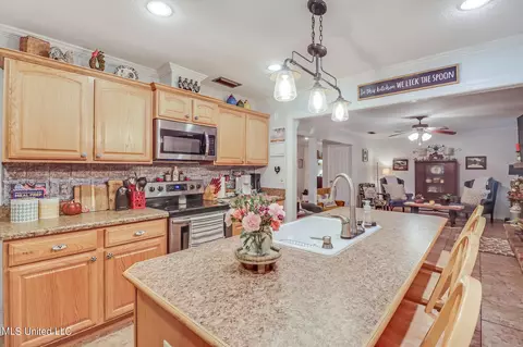 Kitchen - 1103 Ward Pineview Rd, Lucedale, MS 39452 photo 2 of 3