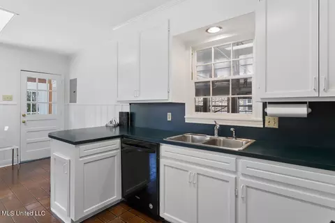 1233 St Ann St, Jackson, MS 39202 photo 8