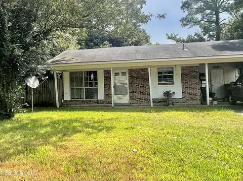 112 Forest Dr, D'iberville, MS 39540