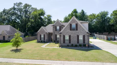 3381 Chateau Pointe Blvd, Southaven, MS 38672