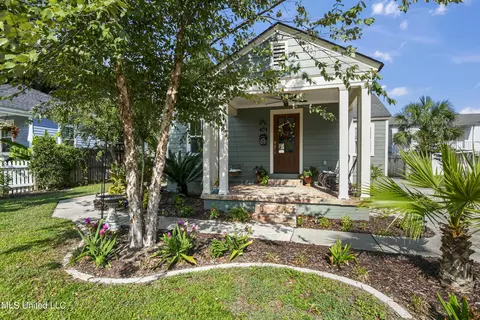 152 Miramar Ave, Biloxi, MS 39530