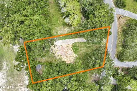 5720 Shore Dr, Ocean Springs, MS 39564