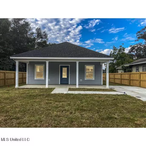1016 Palestine Rd, Picayune, MS 39466