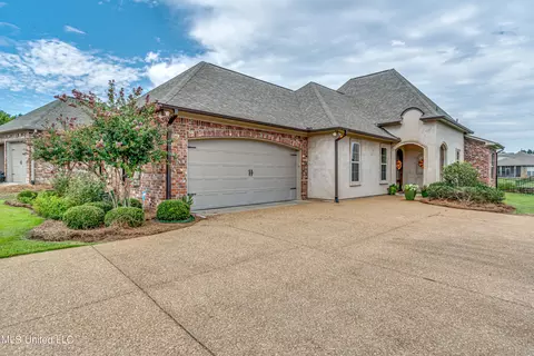 102 Martinique Dr, Madison, MS 39110