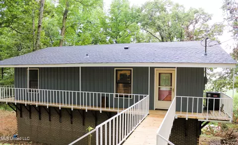 2551 Pine Dr, Hernando, MS 38632