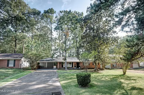 211 Dona Ave, Jackson, MS 39212 photo 2