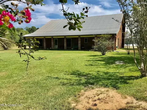 86 Bucaneer Cir, Carriere, MS 39426