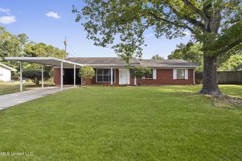 6324 Malory Dr, Ocean Springs, MS 39564