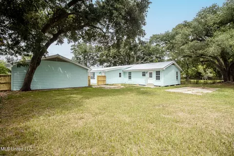 Exterior - 924 E First St, Long Beach, MS 39560 photo 3 of 4