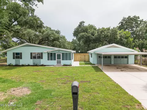Exterior - 924 E First St, Long Beach, MS 39560 photo 2 of 4
