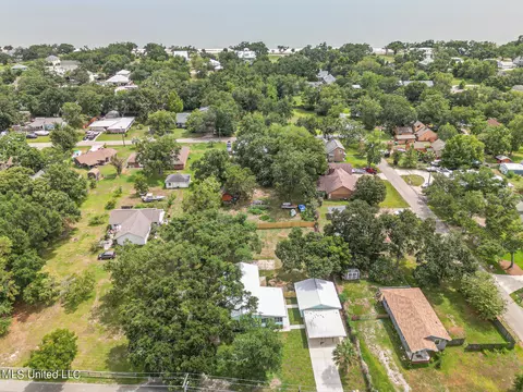 View/Area - 924 E First St, Long Beach, MS 39560 photo 2 of 2