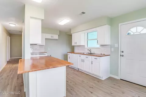 Kitchen - 924 E First St, Long Beach, MS 39560 photo 2 of 3