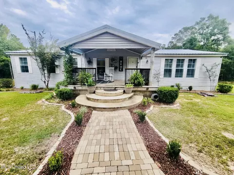 4 Topaz Dr, Mchenry, MS 39561