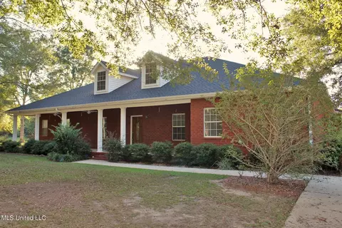 26297 Ivy Emerson Rd, Lucedale, MS 39452