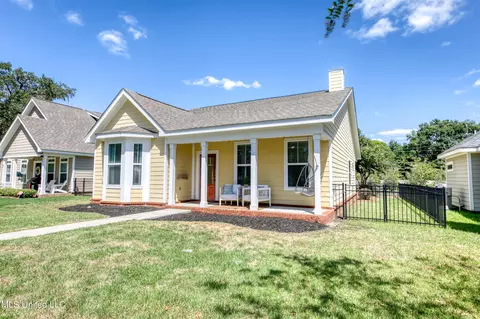 28 Sweetgrass Ln, Ocean Springs, MS 39564