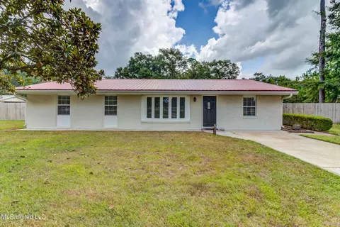 8386 County Farm Rd, Long Beach, MS 39560