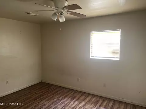 902 Pine Lake Dr, Jackson, MS 39206 photo 2