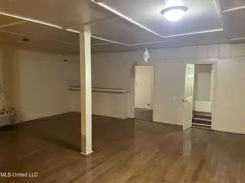 902 Pine Lake Dr, Jackson, MS 39206 photo 5