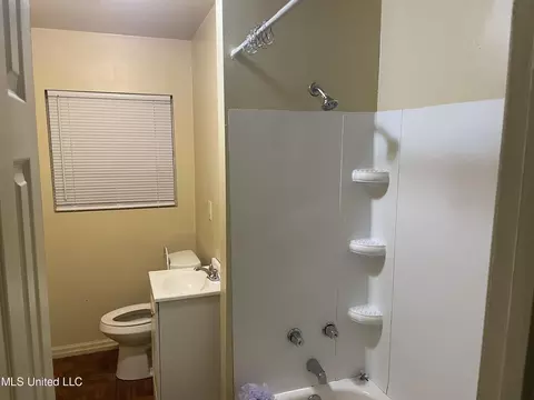 902 Pine Lake Dr, Jackson, MS 39206 photo 3