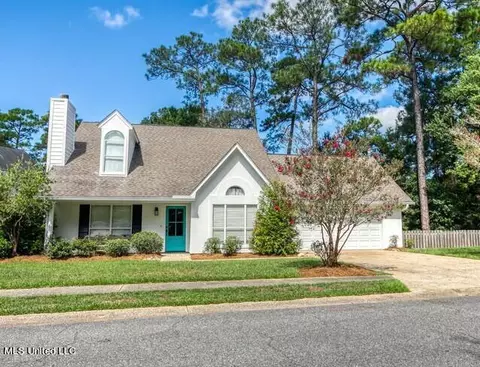 1058 Conley Cir, Ocean Springs, MS 39564