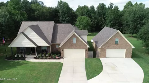 74 Vance Cv, Byhalia, MS 38611